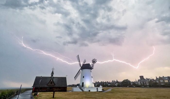 картинка f46773d227 ura pjatnica zarjazhaemsja pozitivom pered vyhodnymi 1