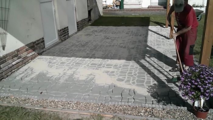 картинка 196fee50f1 moschenie terrasy samodelnoj betonnoj plitkoj svoimi rukami 13