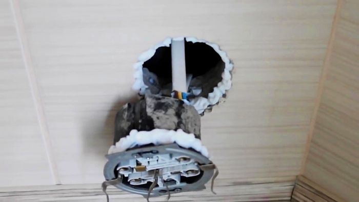 картинка d6f5c0ed92 neobychnyj remont vypadajuschej rozetki 4