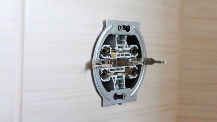 картинка e3cfecd402 neobychnyj remont vypadajuschej rozetki 6