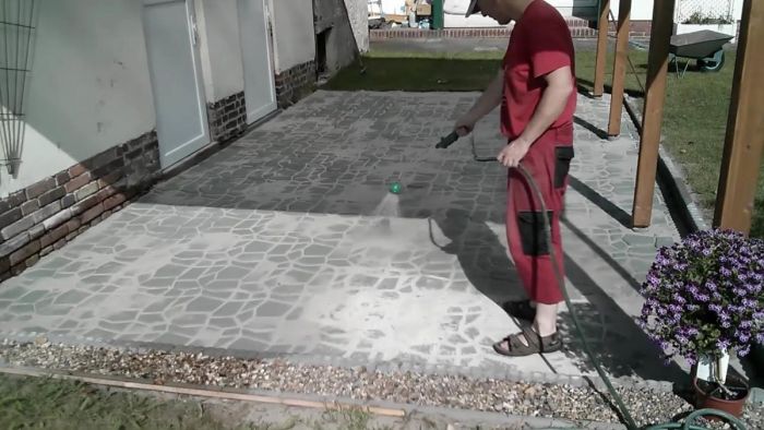 картинка ea27fe81d6 moschenie terrasy samodelnoj betonnoj plitkoj svoimi rukami 15