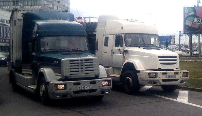ЗИЛ в 90‑е: попытки российского автопрома адаптироваться к новым реалиям ЗИЛ в 90‑е: попытки российского автопрома адаптироваться к новым реалиям ЗИЛ6404, тягачей, трёхосный, новые, модели, шикарный, двухосный, кабины, девяностых, годов, тягач, только, ЗИЛ5423, тысячи, Вспоминаем, объёмом, литров, мощностью, турбодизелем, выпускался