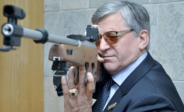 Александр Тихонов: путь легендарного советского биатлониста Тихонов, Александр, спортсмен, победил, сборной, биатлонист, соревнованиях, золото, эстафете, легенд, преступником, дверь, сильно, итоге, парень, такой, среди, участвовать, Союза, сборную