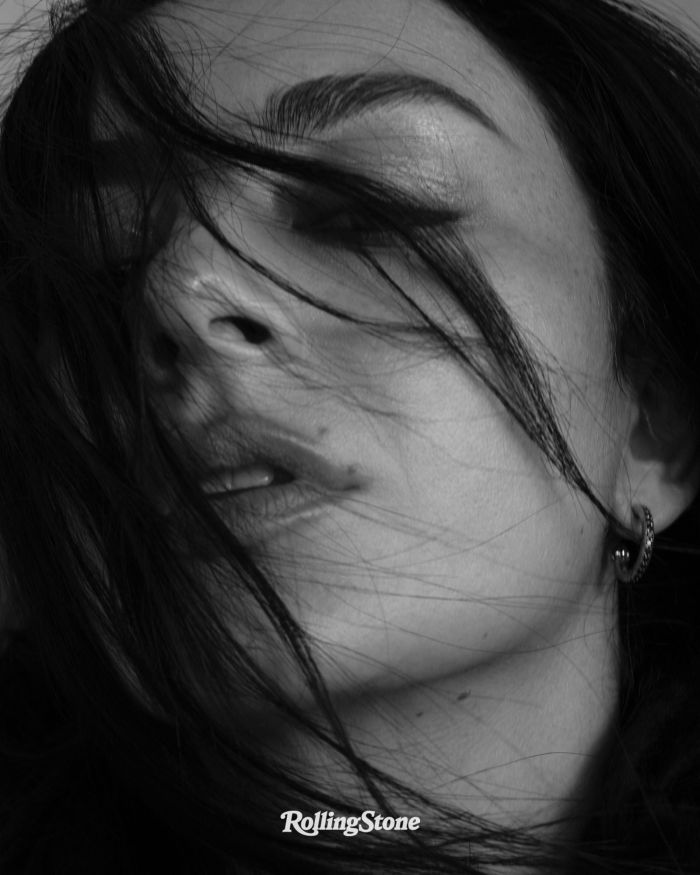 картинка 1f25f8dfad charli xcx poziruet dlja zhurnala 10