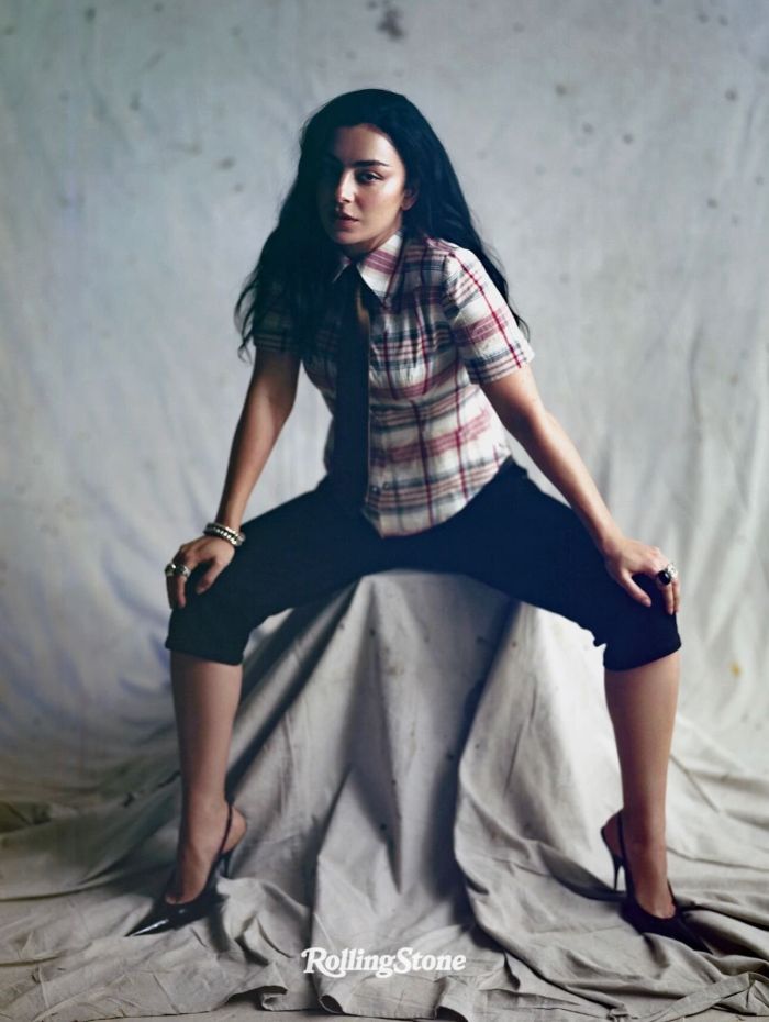 картинка a3377f2f92 charli xcx poziruet dlja zhurnala 15