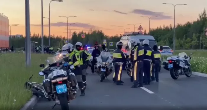 Рейд на районе: полиция пресекла шумную сходку мотоциклистов