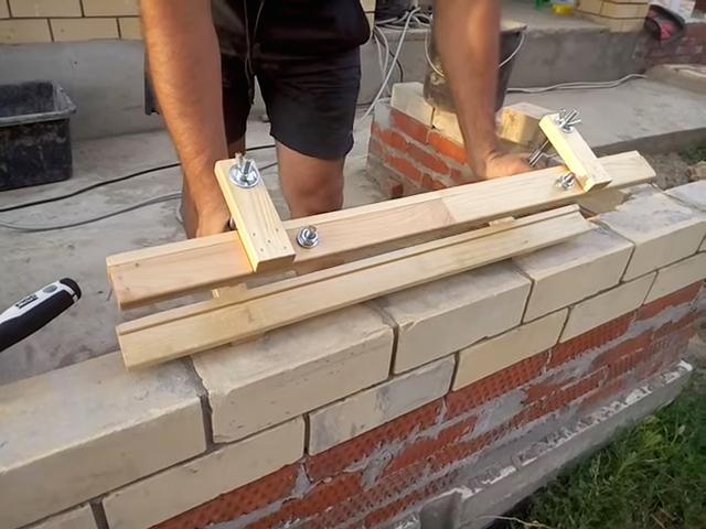Приспособление для кладки кирпича своими руками планок, вертикальных, конструкции, приспособления, 11х25, горизонтальных, потребуется, помощью, кладку, чтобы, гвоздей, только, диаметром, 19х40, ммдвух, внутренней, кирпича, винты, кладке, гайками