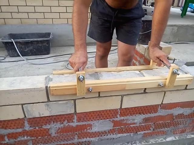Приспособление для кладки кирпича своими руками планок, вертикальных, конструкции, приспособления, 11х25, горизонтальных, потребуется, помощью, кладку, чтобы, гвоздей, только, диаметром, 19х40, ммдвух, внутренней, кирпича, винты, кладке, гайками