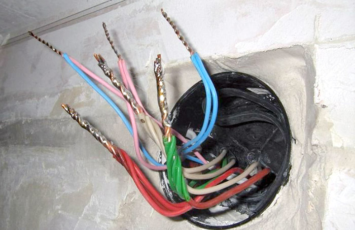 картинка b30cd2cb19 tri samyh nadezhnyh sposoba soedinenija provodov v raspredelitelnoj korobke 3