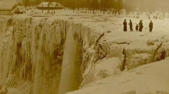 Застывший водопад: когда стихия замирает