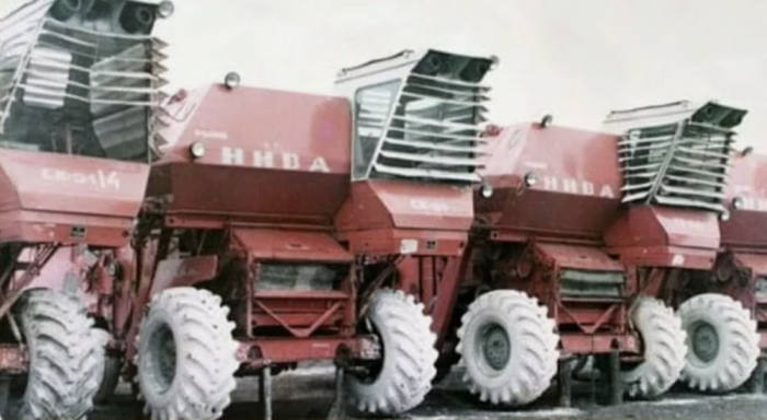 картинка a8221747d0 zachem v sovetskih hozjajstvah belili shiny traktorov i kombajnov 2