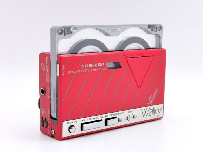 Sony Walkman: революция в прослушивании музыки плеера, кассеты, фирма, очень, Размеры, всего, батарейки, плееров, плеер, автореверс, отличии, модели, KTAS10Размеры, Новый, 1005х58х283, выпустила, характеристика, обычной, 4014000Гц, лентой