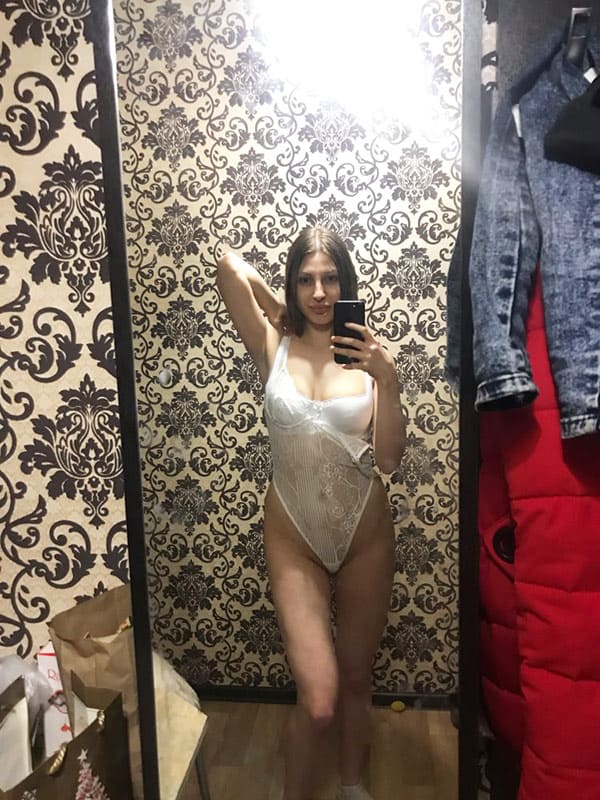 картинка d5b7004e21 foto devushkeh v belyh trusikah 22
