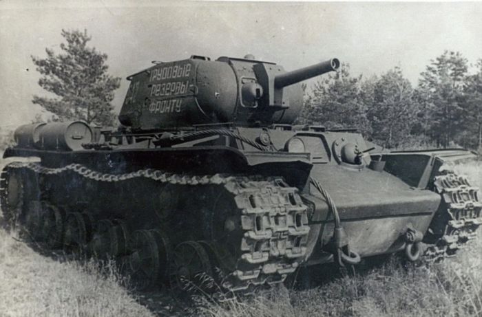 картинка 735ffc914c tankoboroten kak kv8 obmanyval vraga falshstvolom i vyzhigal ukreplenija ognemetom 2